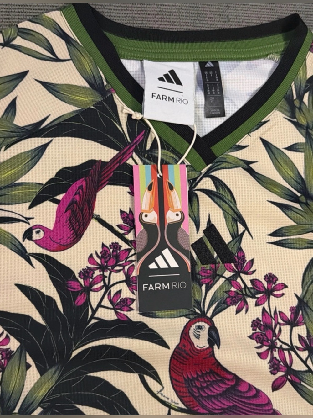 FARM Rio x ADIDAS RARE SOLD OUT COLLAB - Picture 2 of 3